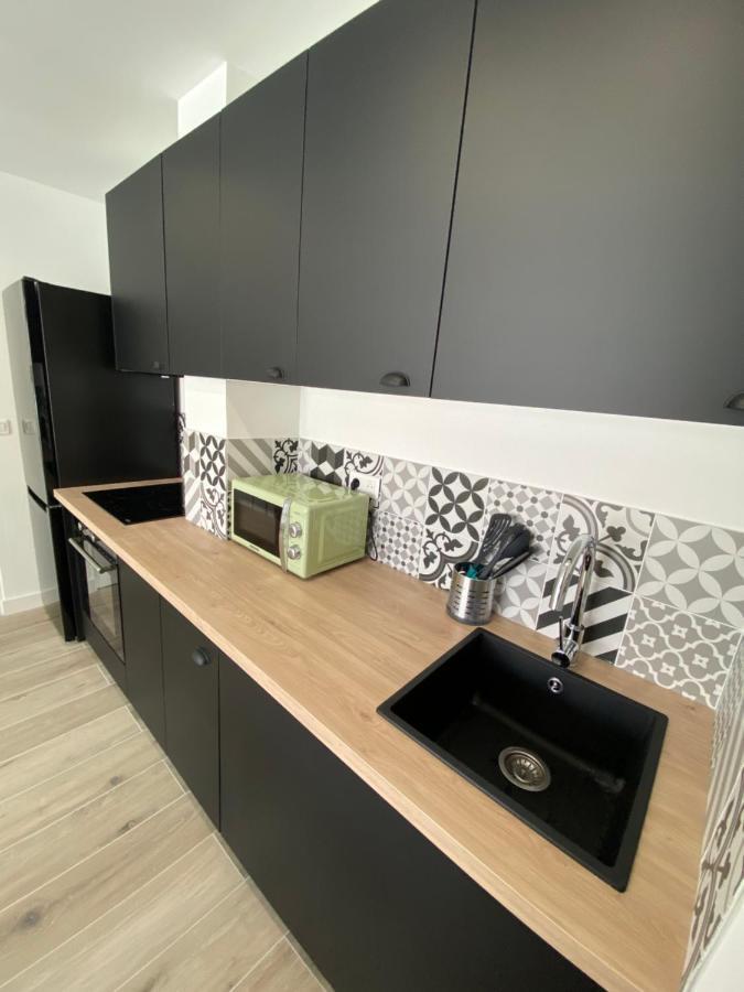 Ajaccio Magnifique T2 37M2 Centre Ville Vue Mer Au Bord De La Plage Neuf 4 Couchages Balcon Parking Prive Ferme Clim Wifi 外观 照片