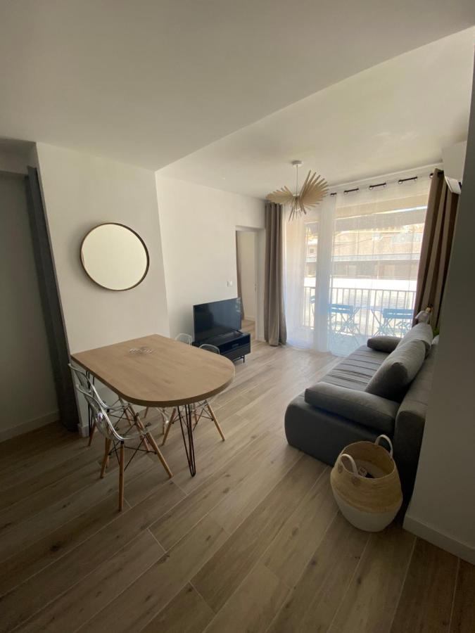 Ajaccio Magnifique T2 37M2 Centre Ville Vue Mer Au Bord De La Plage Neuf 4 Couchages Balcon Parking Prive Ferme Clim Wifi 外观 照片