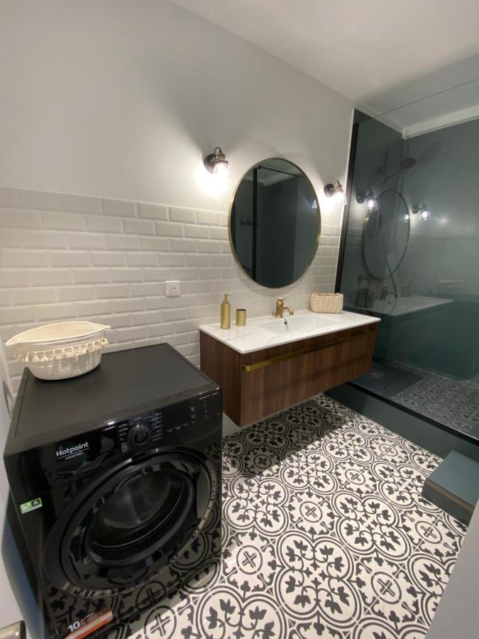 Ajaccio Magnifique T2 37M2 Centre Ville Vue Mer Au Bord De La Plage Neuf 4 Couchages Balcon Parking Prive Ferme Clim Wifi 外观 照片