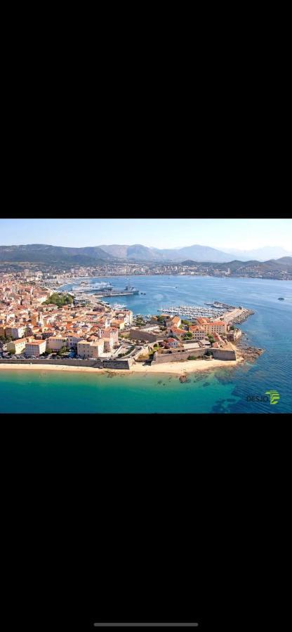 Ajaccio Magnifique T2 37M2 Centre Ville Vue Mer Au Bord De La Plage Neuf 4 Couchages Balcon Parking Prive Ferme Clim Wifi 外观 照片